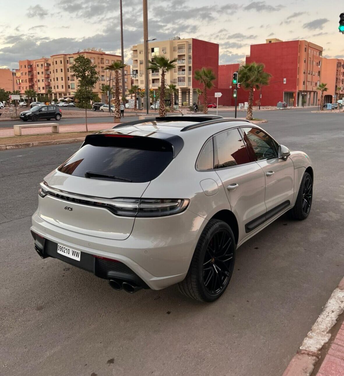 Porche-Macane-S