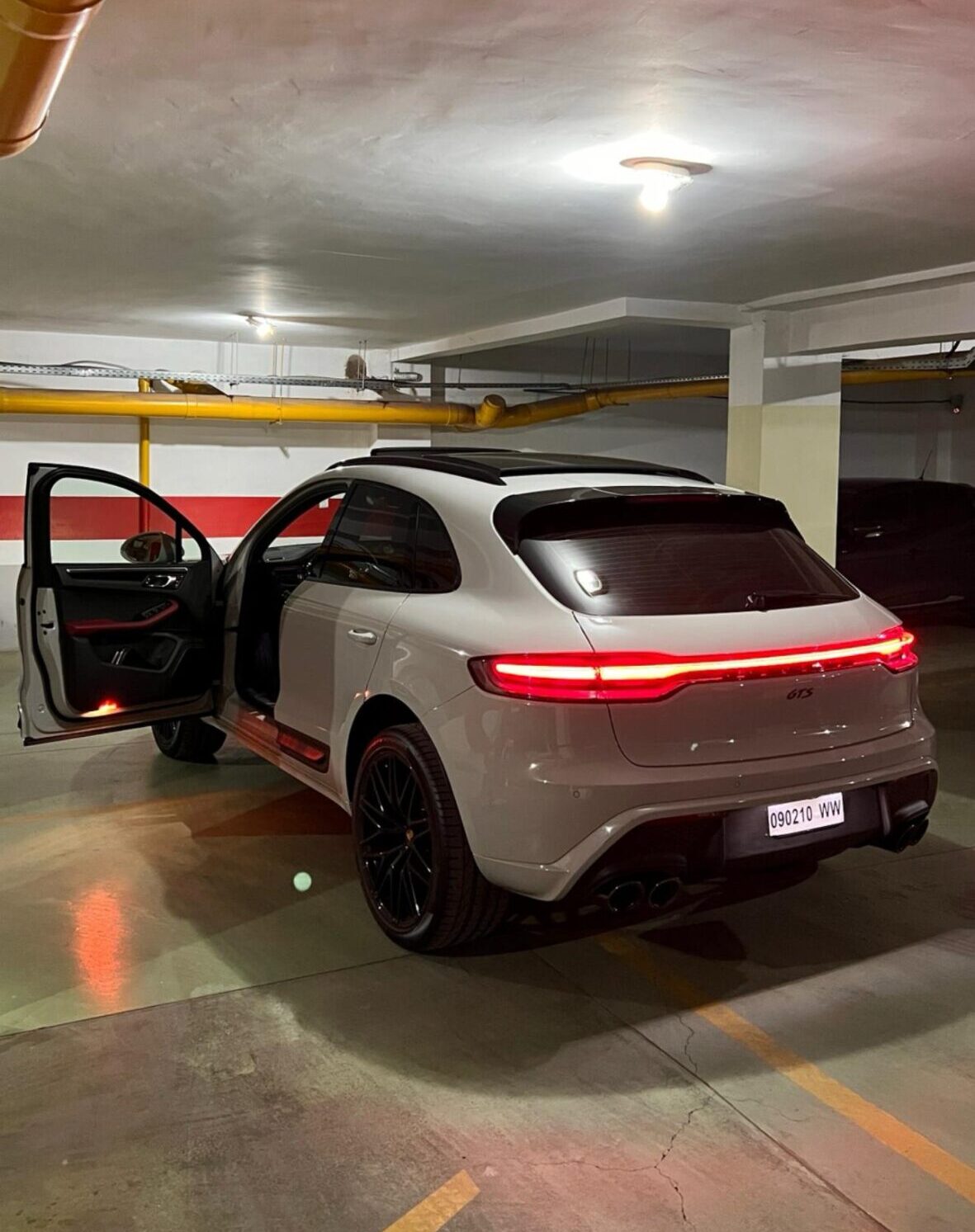 Porche-Macane-S