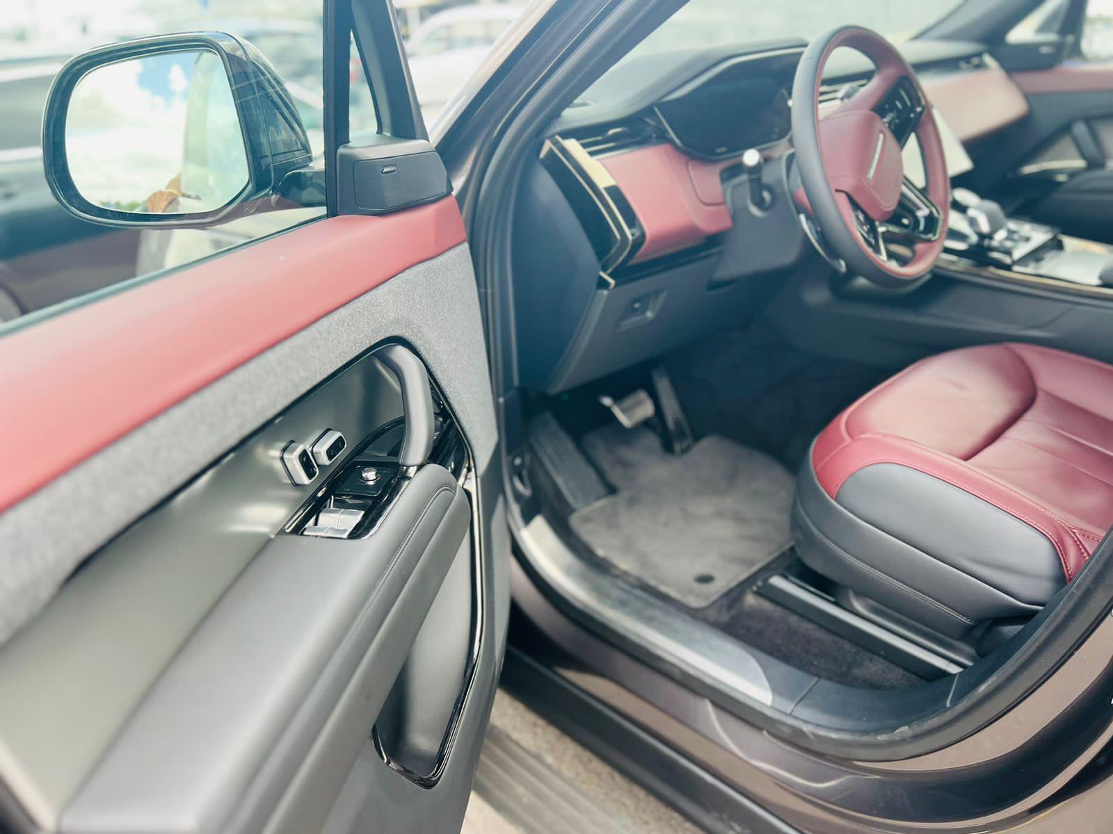 Renge-Rover-Sport-2024-1-1